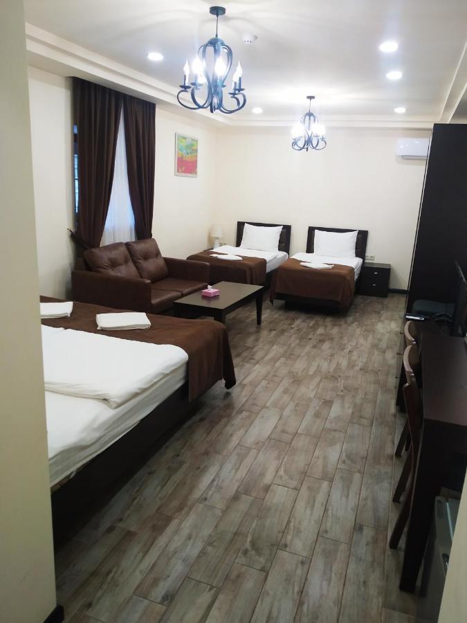 Boutique Living Hotel Erevan Exterior foto