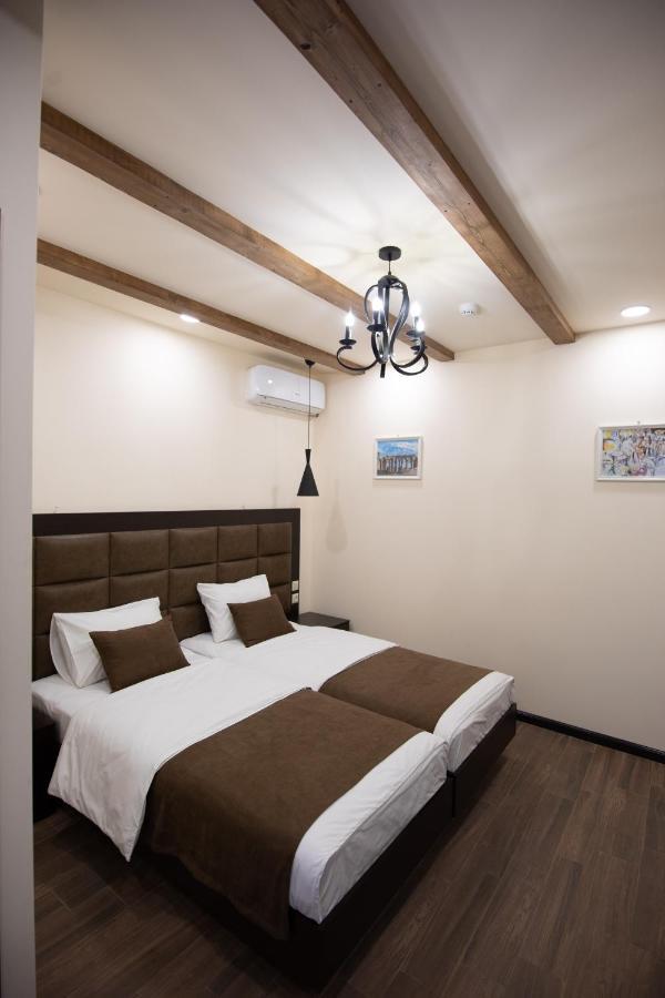 Boutique Living Hotel Erevan Exterior foto