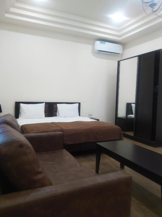 Boutique Living Hotel Erevan Exterior foto