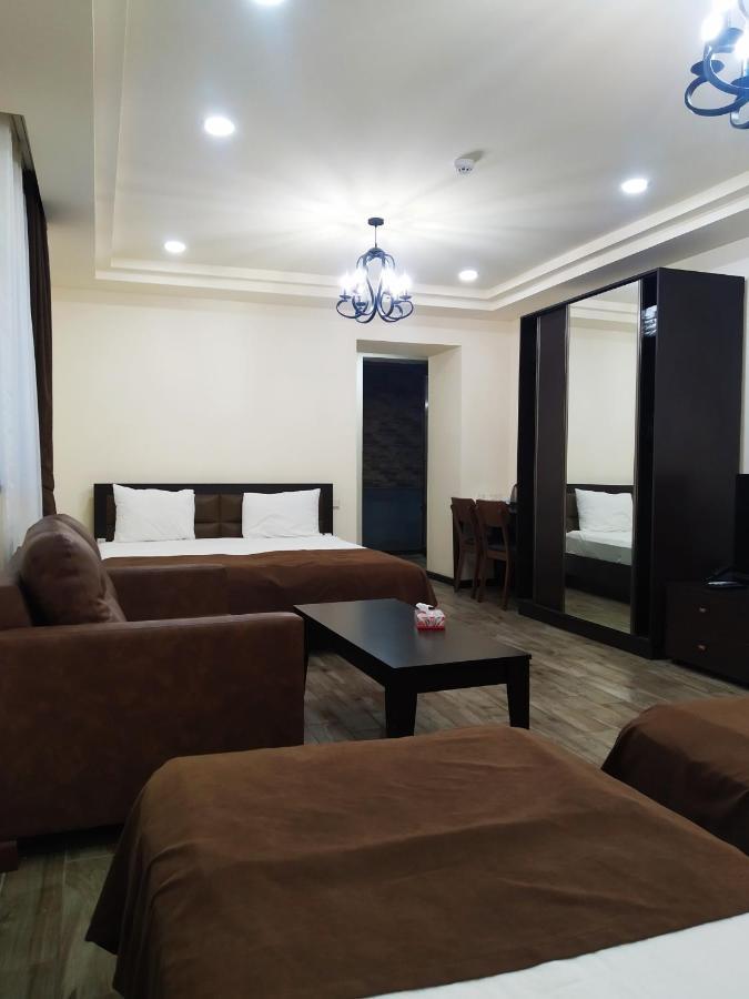Boutique Living Hotel Erevan Exterior foto