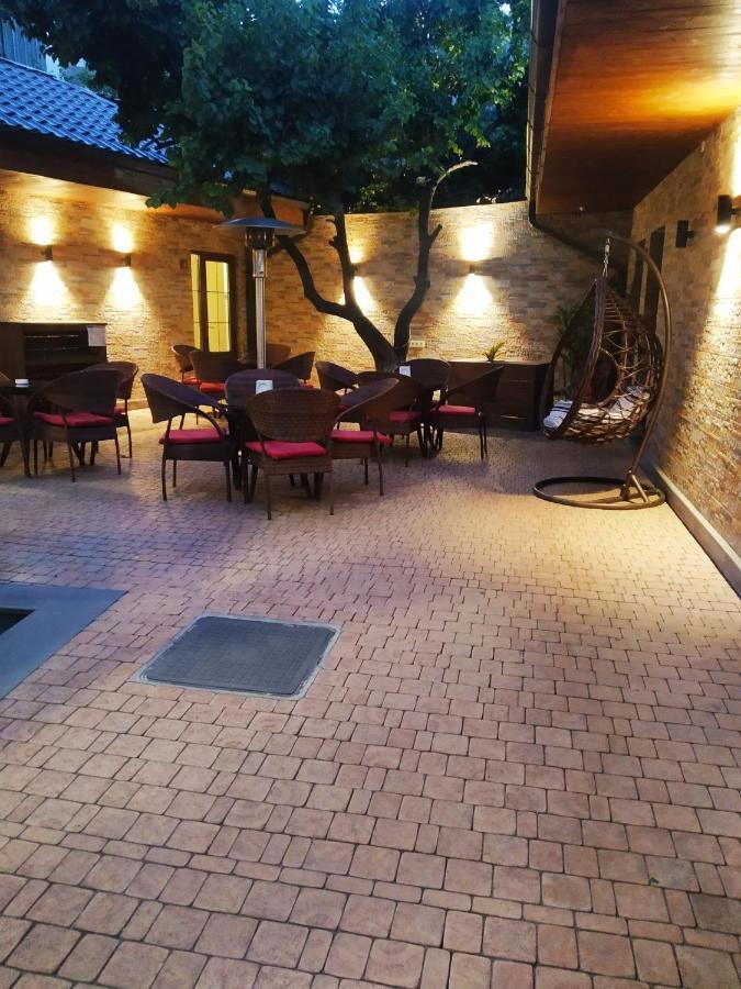 Boutique Living Hotel Erevan Exterior foto