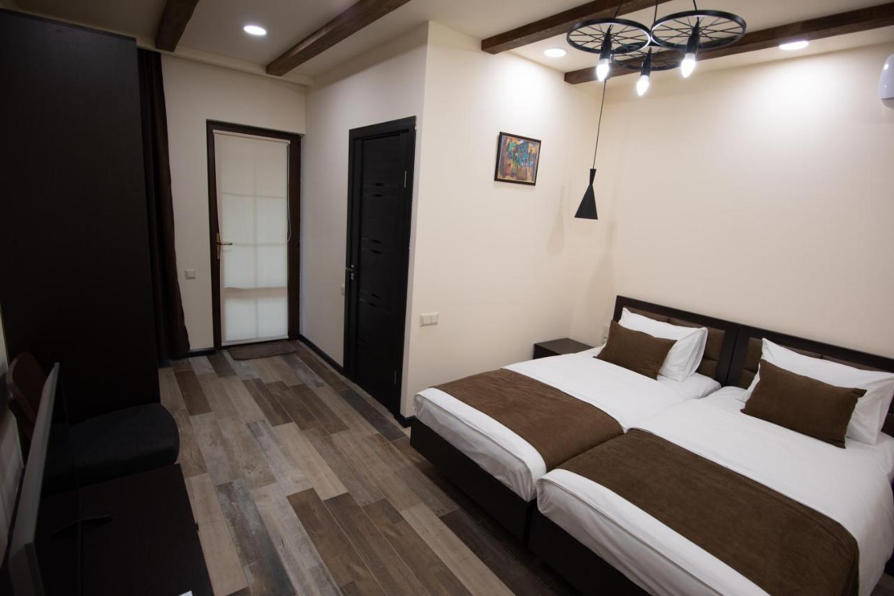 Boutique Living Hotel Erevan Exterior foto